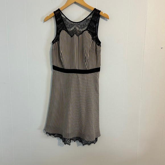 Guess Dresses & Skirts - GUESS Striped Lace Trim Sleeveless Dress Black‎ Cream Womens Size 8 y2k